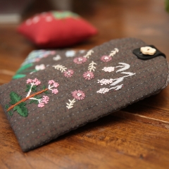 Handmade Embroidery DIY Phone Pouch 3D Embroidered Fabric Art Material Kit Beginner Entry Set