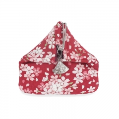 Coin purse and wind clasp coin purse mini bag triangular bag.