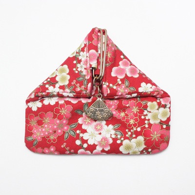 Coin purse and wind clasp coin purse mini bag triangular bag.